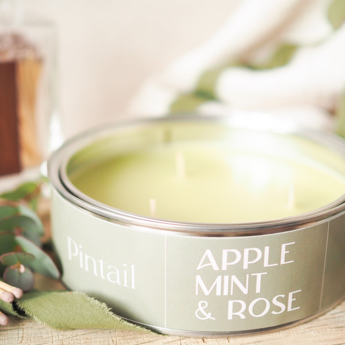 Apple Mint & Rose Triple Wick