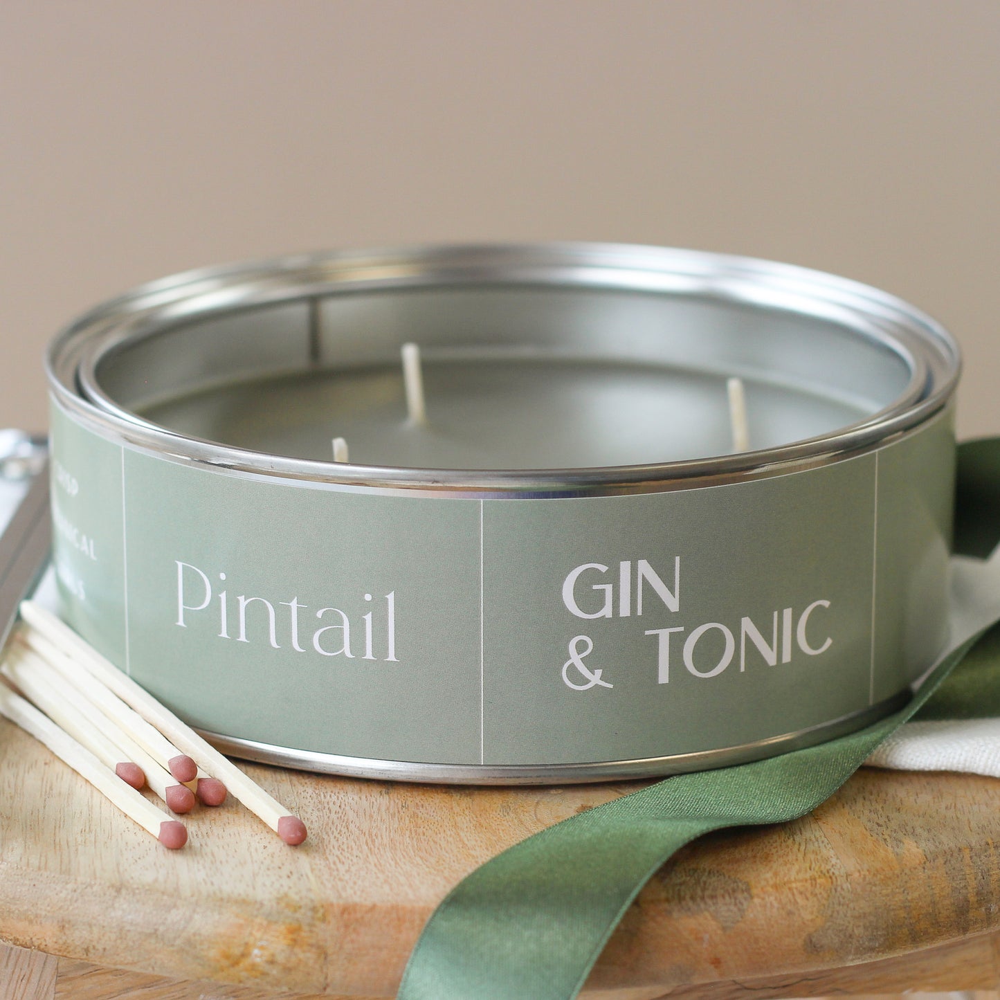 Gin & Tonic Triple Wick Candle