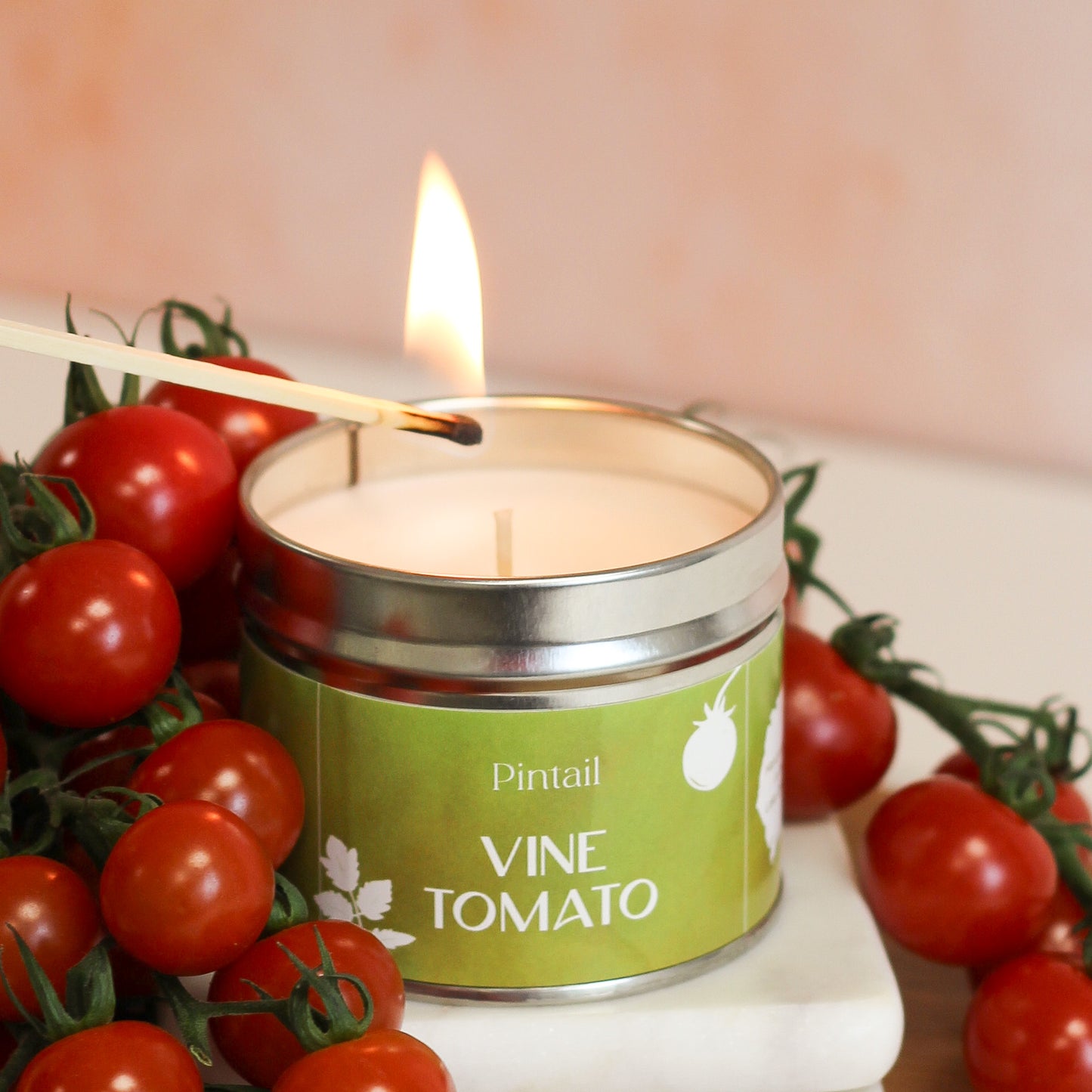 Vine Tomato Classic Tin Candle