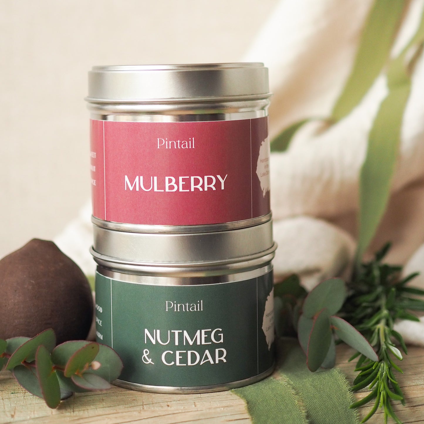 Nutmeg & Cedar Classic Tin