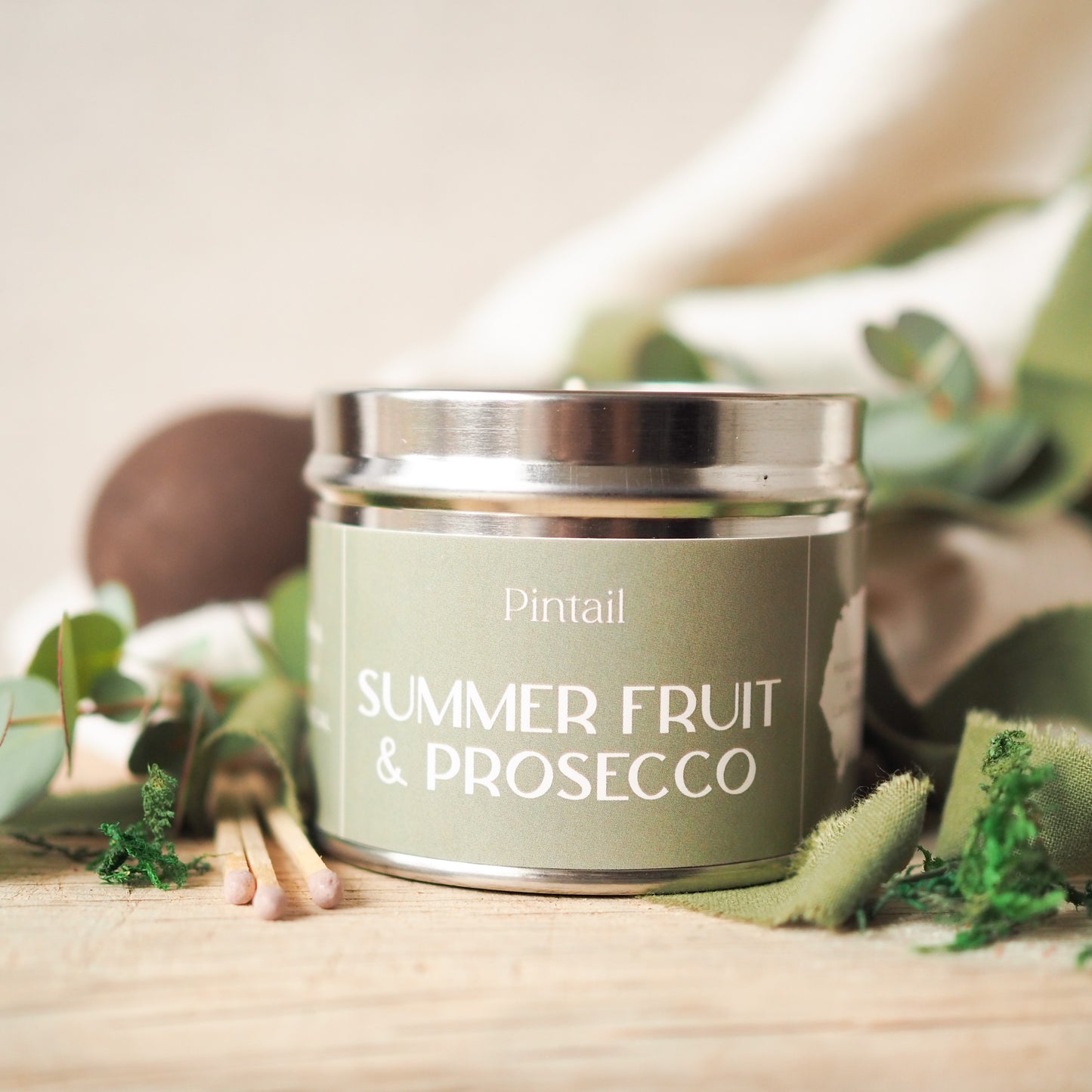 Summer Fruit & Sparkling Wine Classic Tin