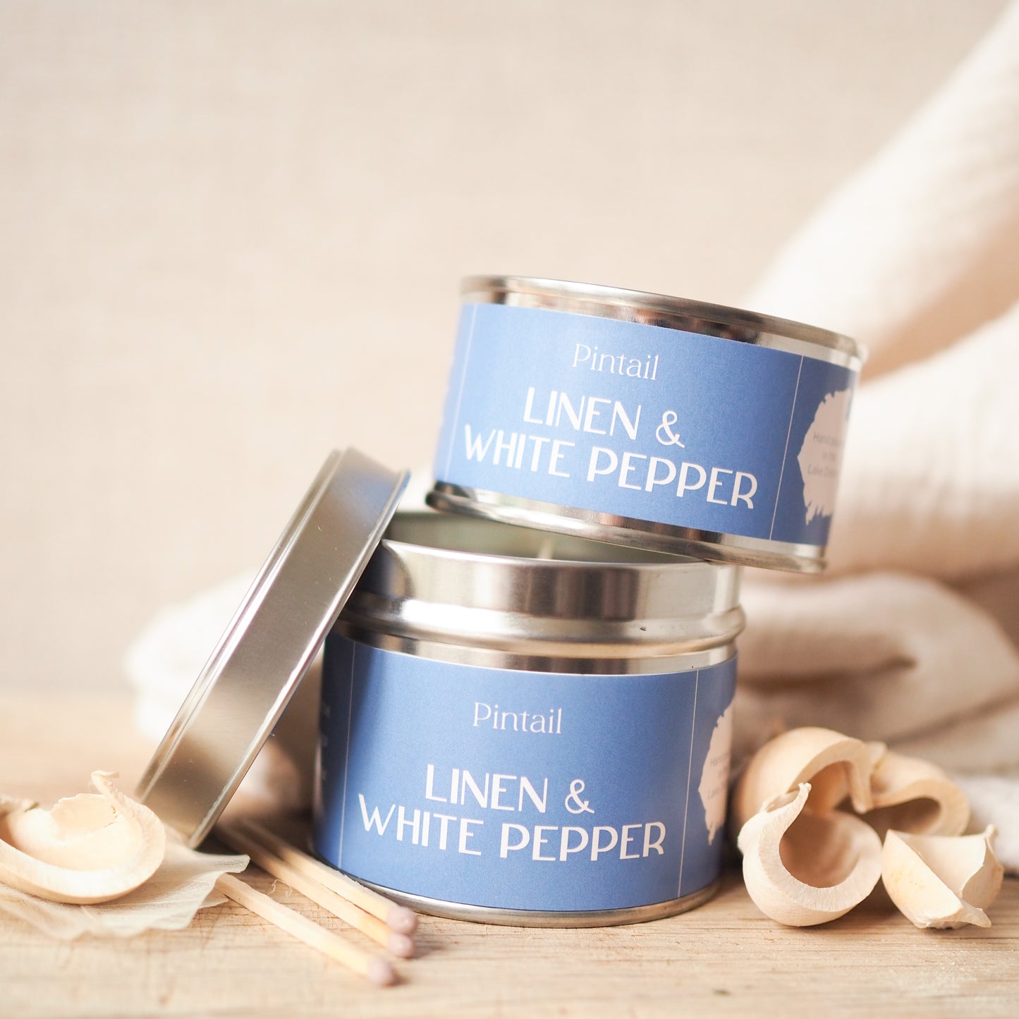 Linen & White Pepper Classic Tin