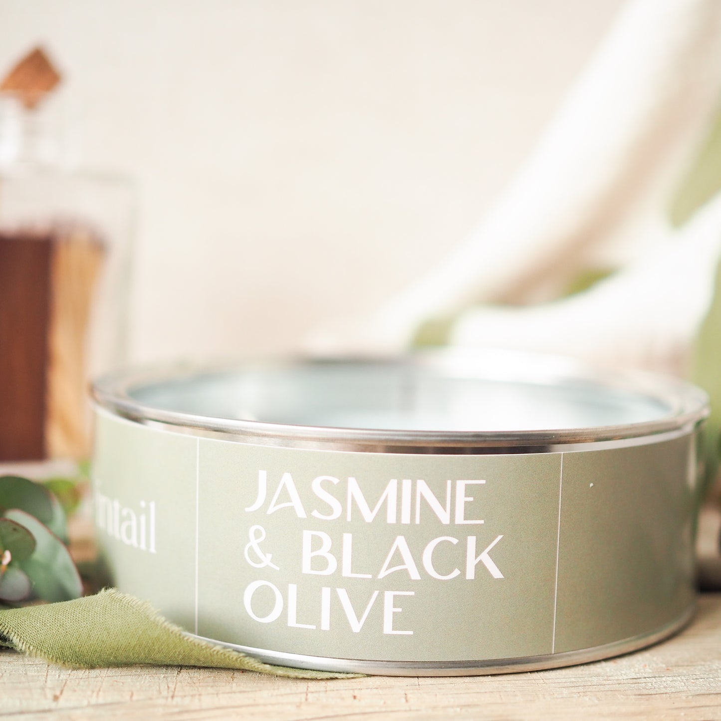 Jasmine & Black Olive Triple Wick