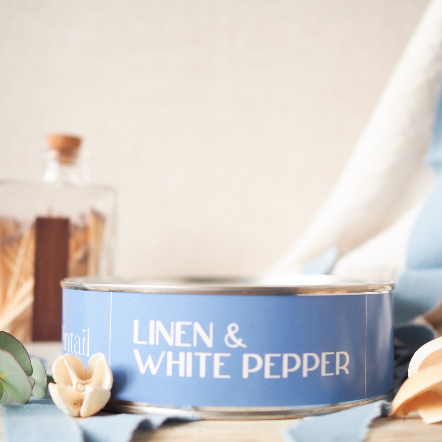Linen & White Pepper Triple Wick
