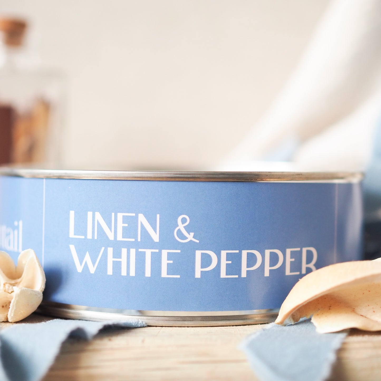 Linen & White Pepper Triple Wick