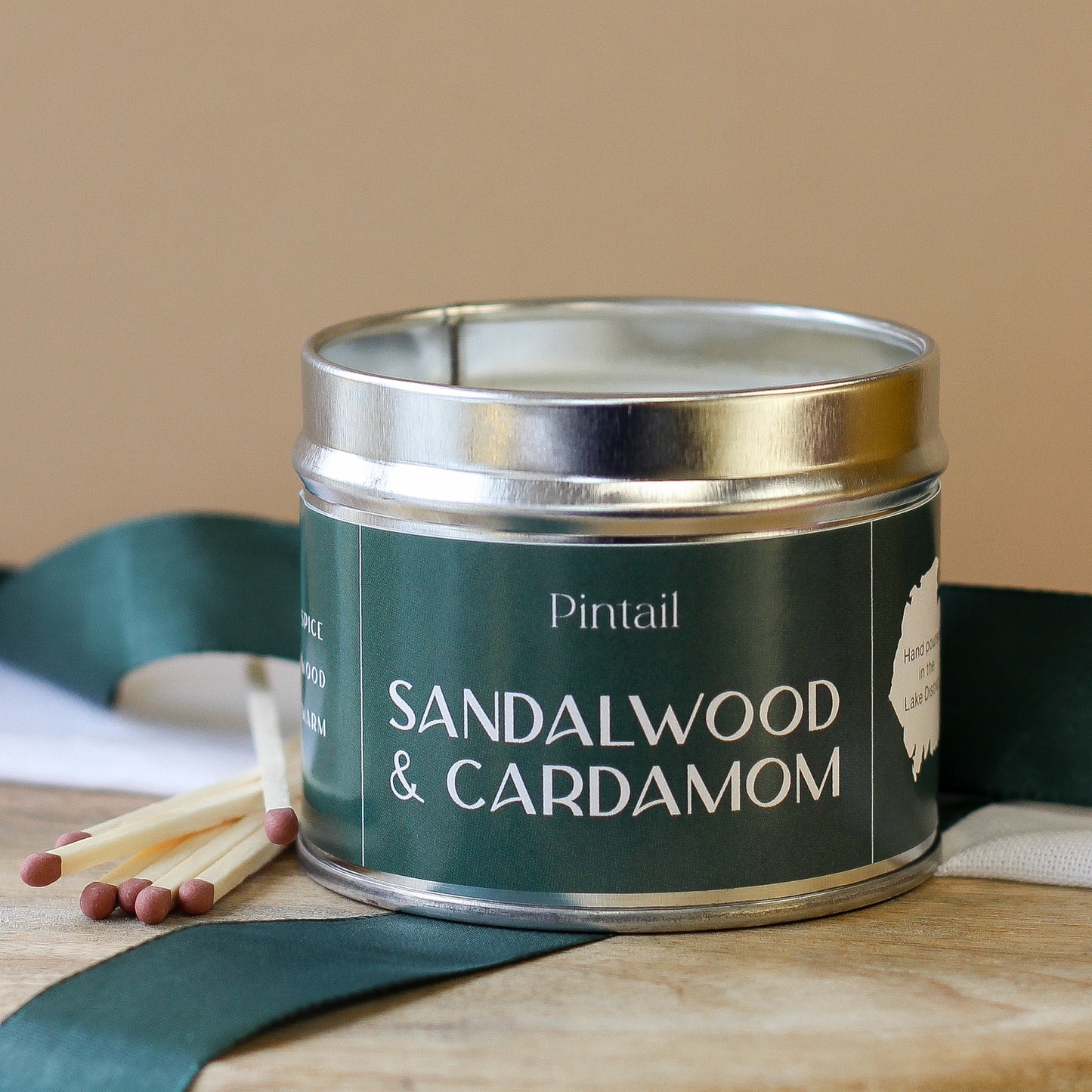 Sandalwood & Caramom Classic Tin