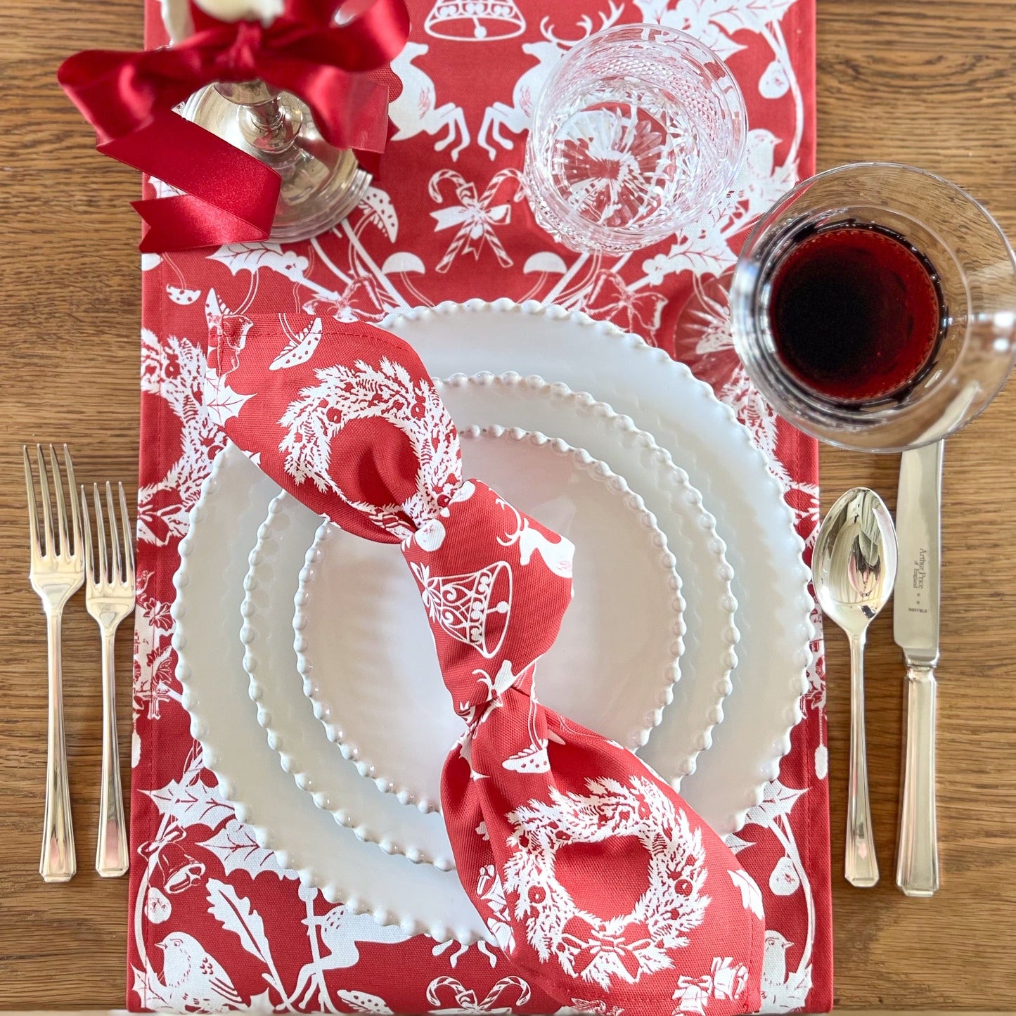 Red Stag & Wreaths Napkins (Pair)